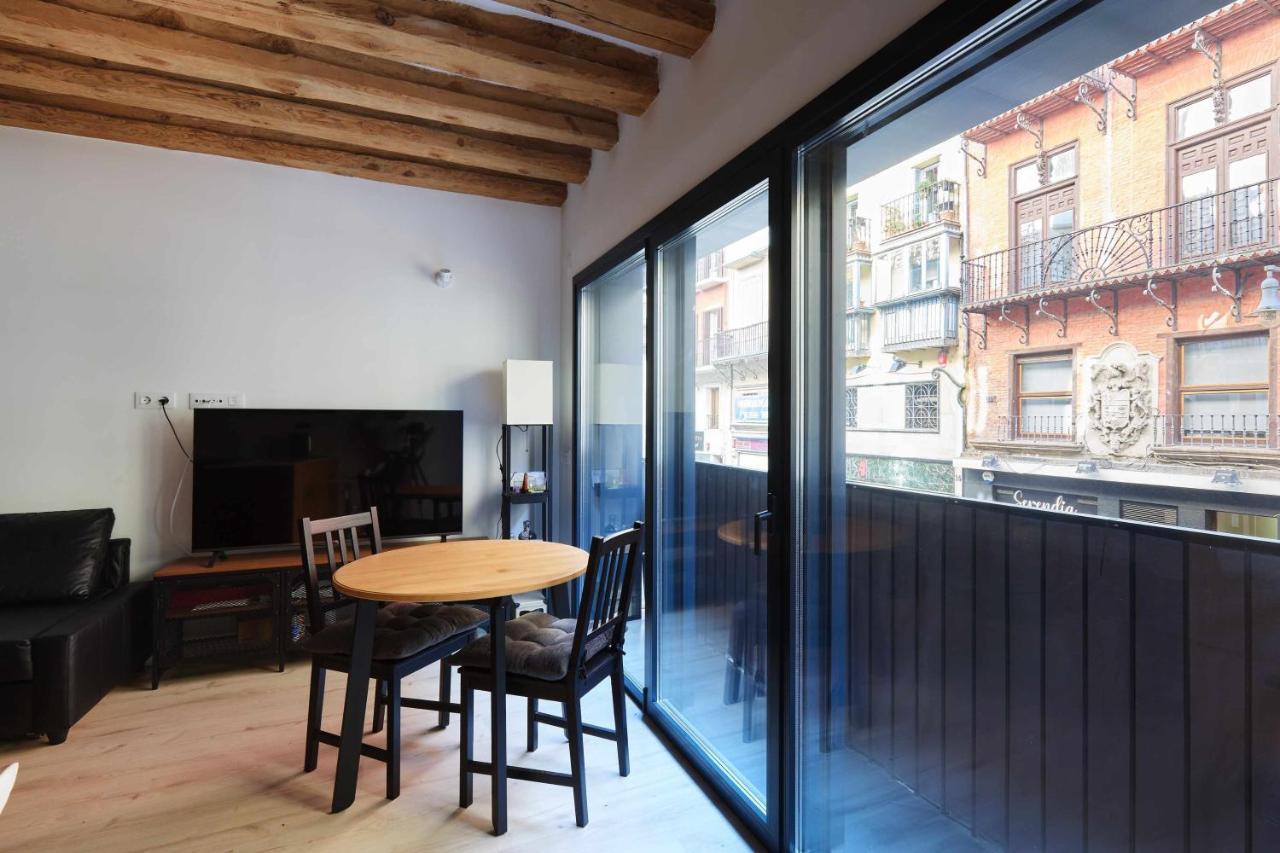 Apartamento Chapitela Deluxe Pamplona Luaran gambar