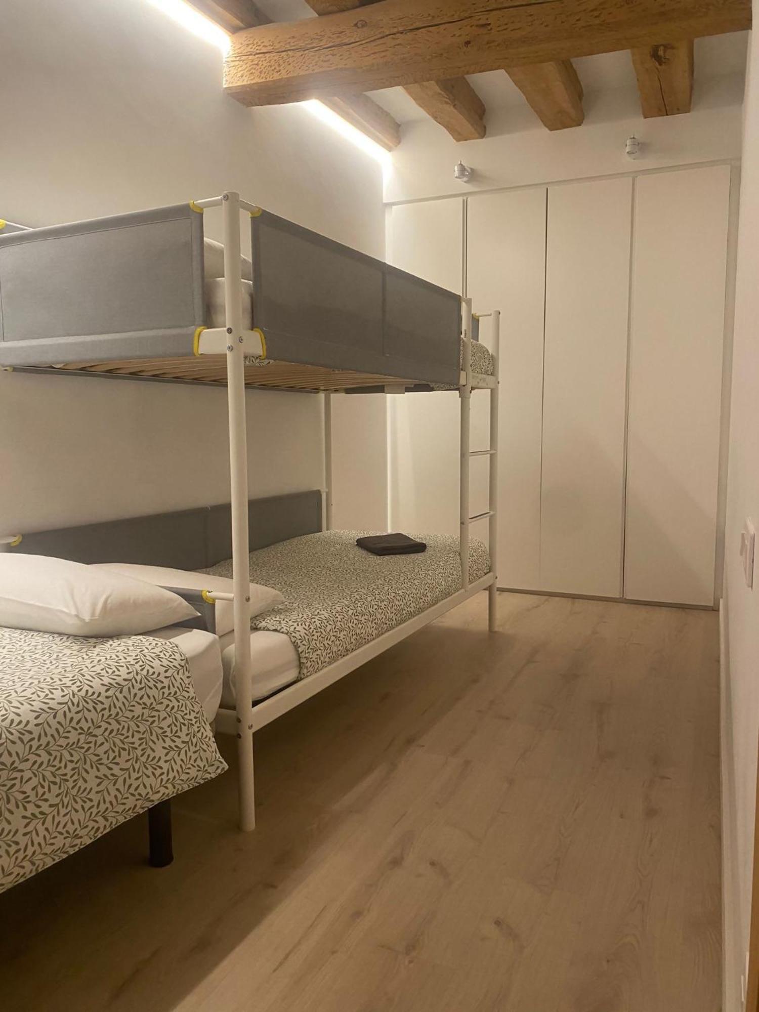 Apartamento Chapitela Deluxe Pamplona Luaran gambar